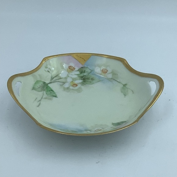 Vintage RS Germany Handled Dish With Hand Painted White Daffodils - Picture 2 of 9